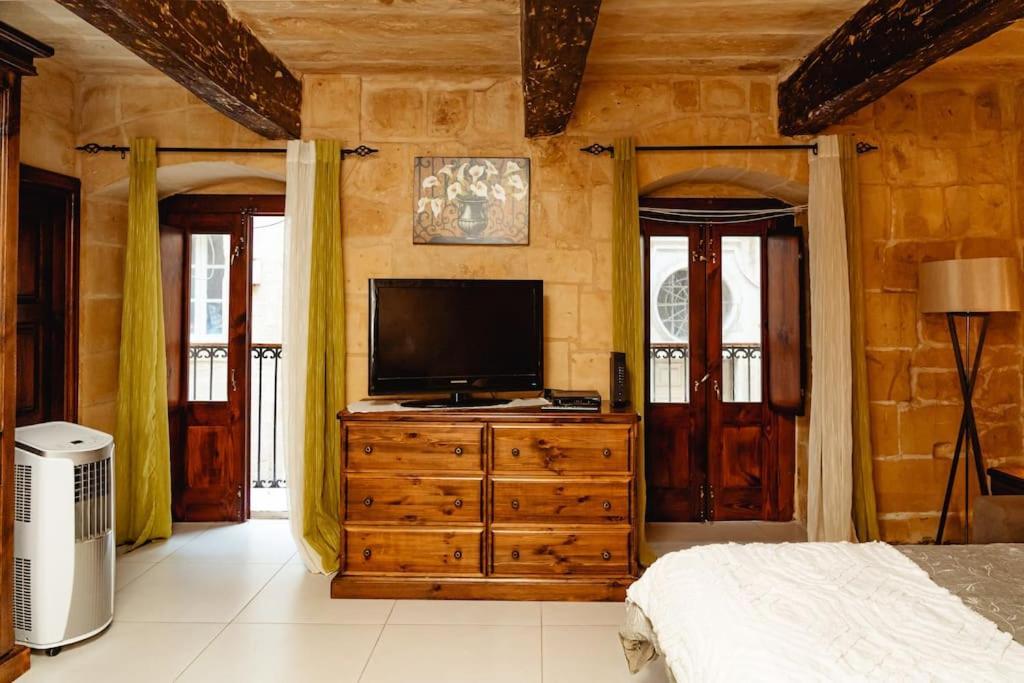 Enchanting 2Bdr Townhouse In Valletta Centre! Exterior photo